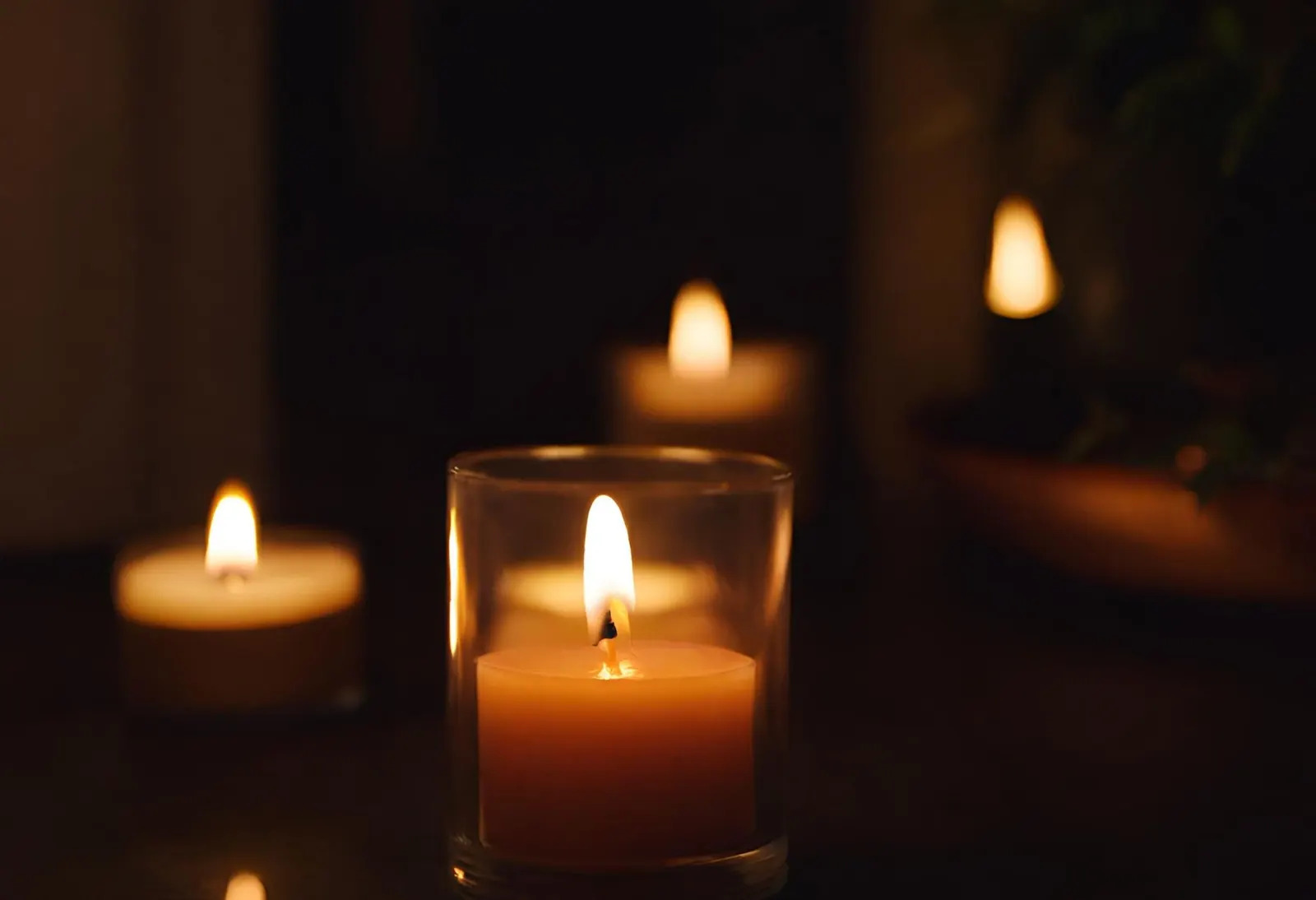 Créer une ambiance chaleureuse avec des bougies
