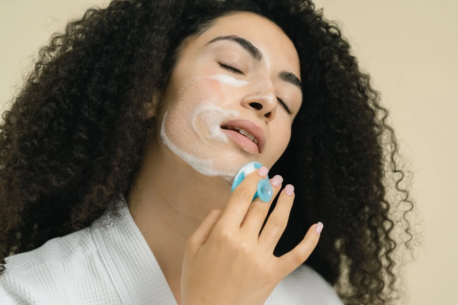 Routine peau grasse : nettoyer sans agresser