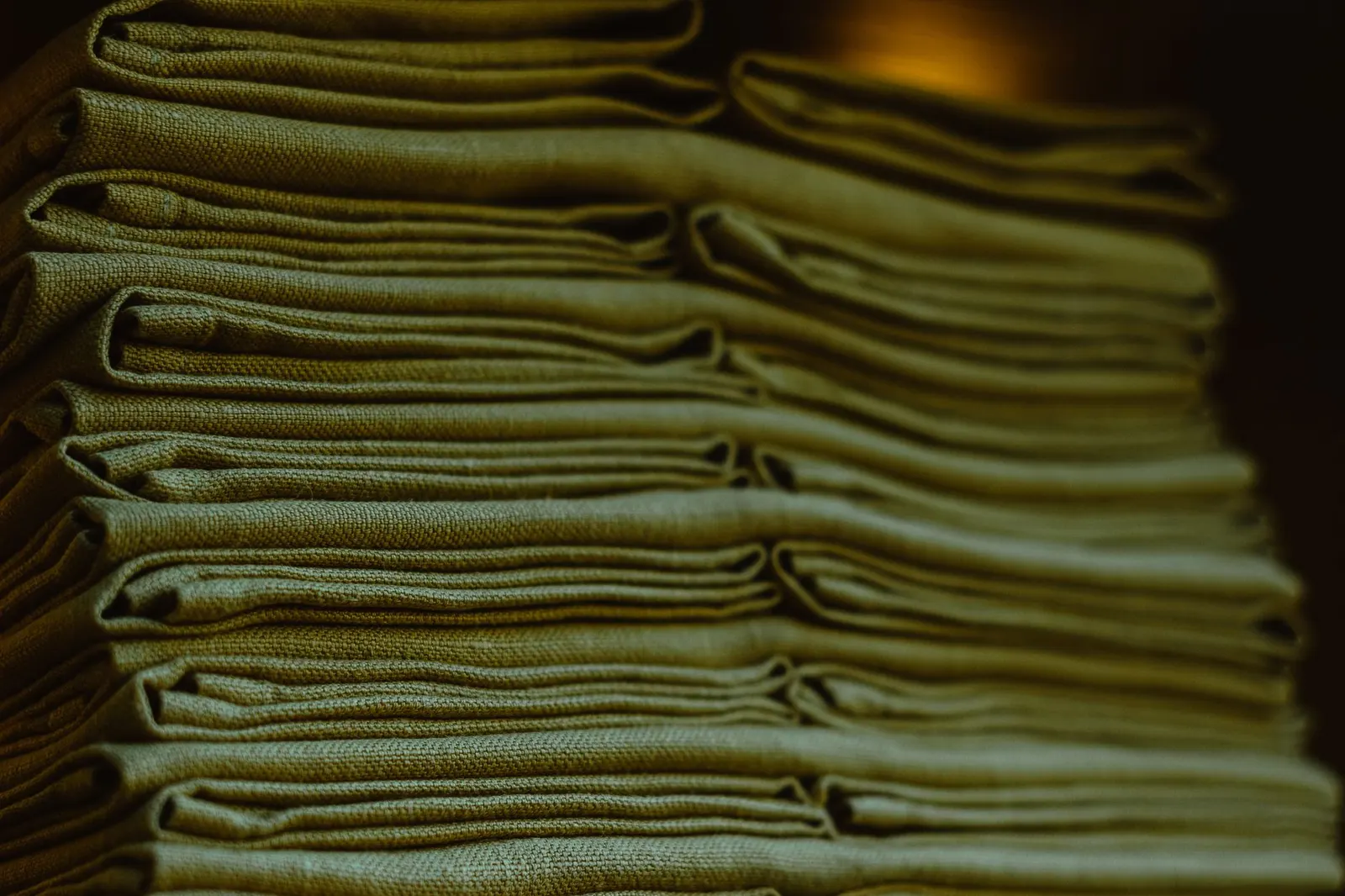 Trier ses vêtements sans culpabiliser : la méthode douce
